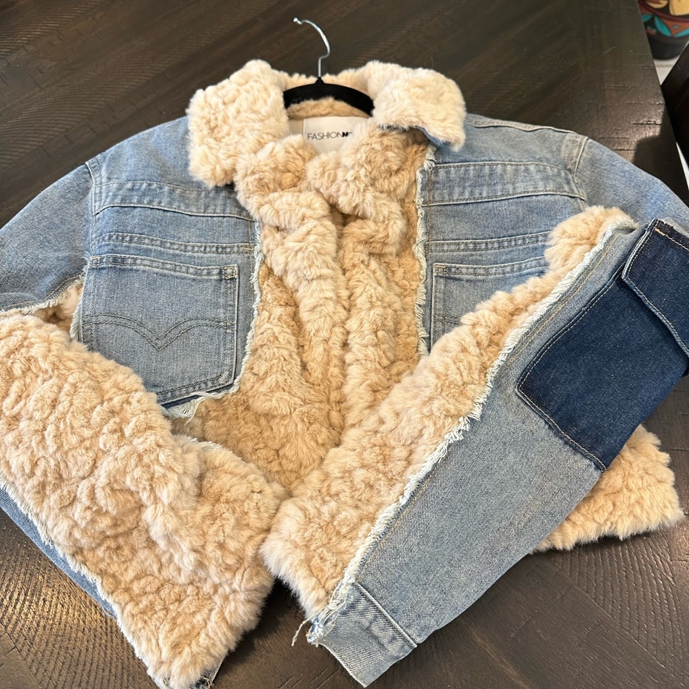 Fashion Nova Light Blue Denim Jacket with Tan Faux Fur - Picture 10 of 12